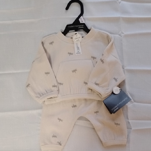 All NWT Neutral Baby Clothing Set 0-3 months: Includes Wash, Rash Cream And Bibs - Picture 8 of 14